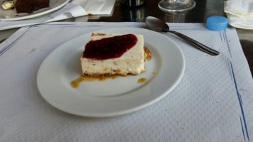 Delfin Dorado food